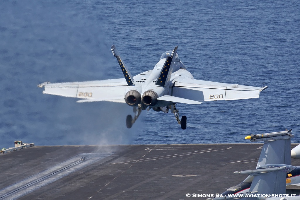 DSC01891crop_CVN-77_USS George H.W. BUSH__24.10.2011