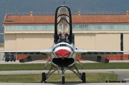 PICT0420_USAF_Thunderbirds_AVIANO_AFB_(Italy)_04.07.2007